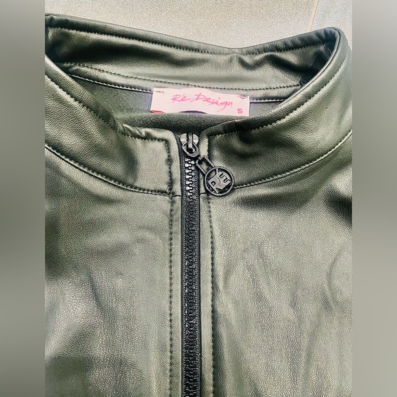 Women's Dark Green Faux Leather Zip Up Top by Re Design Sz S - Picture 3 of 6
